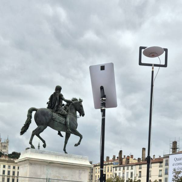 De la réception satellite à la diffusion Wi-Fi : nous créons des réseaux temporaires haute performance pour couvrir l'intégralité de vos lieux de réception.