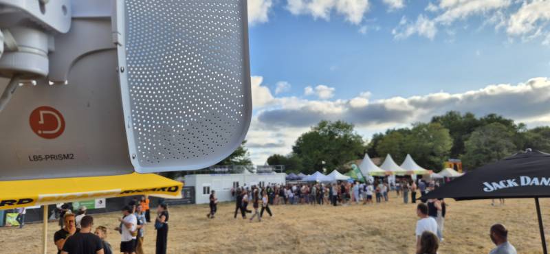 Le Wi-Fi 6 au service de la consigne WOBZ. Une réactivité totale pour le remboursement des gobelets, même en pic d'affluence.