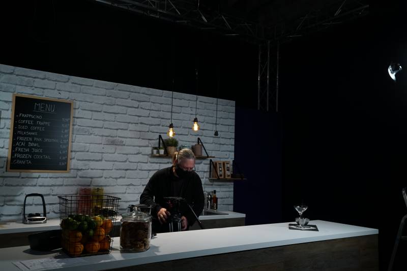 Agencement de notre studio de production D. Studio pour la réalisation de vidéos promotionnelles pour la société d'électroménager Santos - Lyon (69)
