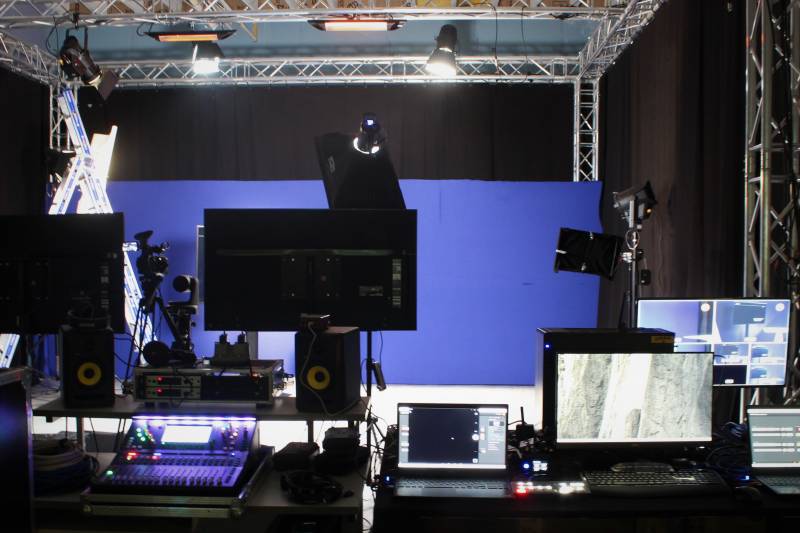 Le D studio notre espace pour vos projets audiovisuels : Captation , enregistrement vidéo et diffusion streaming sur toutes les plateformes digitales - Lyon (69)