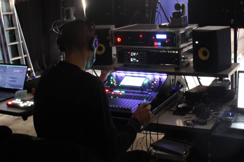 Le D studio notre espace pour vos projets audiovisuels : Captation , enregistrement vidéo et diffusion streaming sur toutes les plateformes digitales - Lyon (69)