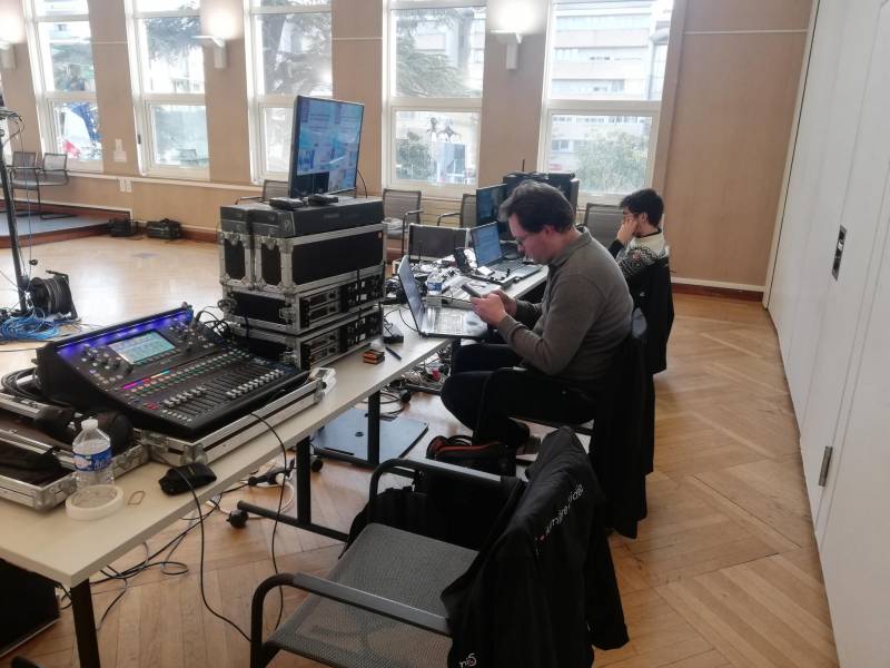 Diffusion en direct à la Mairie de Bron (69).