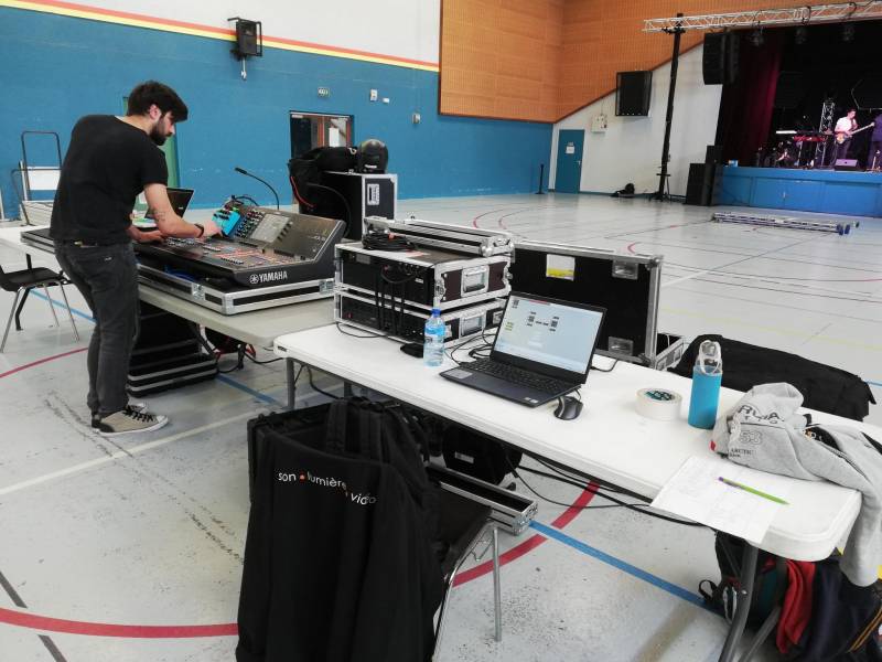 Sonorisation et mise en lumière du concert : Plateau Blues, Colombier-Saugnieu (69).